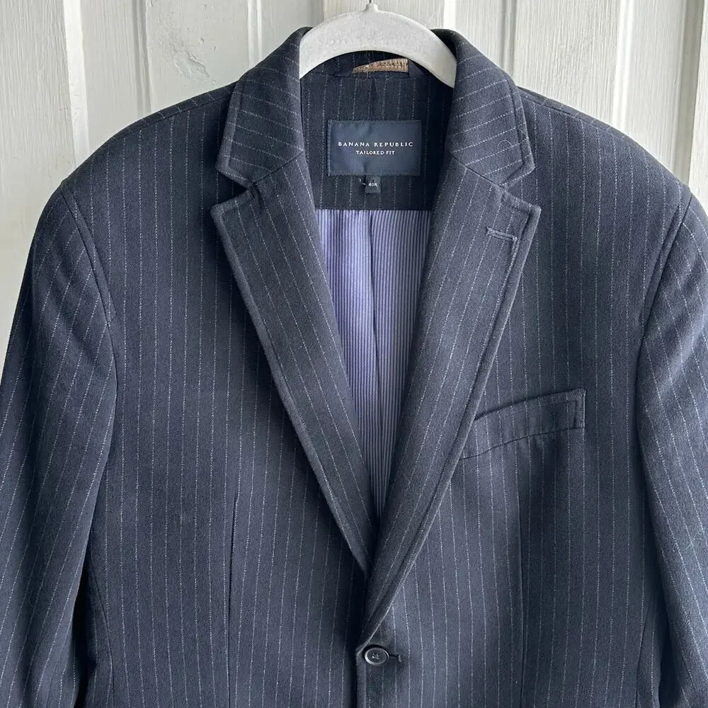 Banana Republic Tailored Fit Navy Pinstripe Blazer Sport Coat 40R Italian Fabric